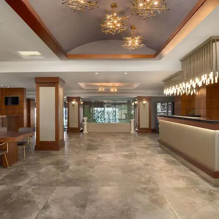 Hotel La Quinta By Wyndham Giresun 5*